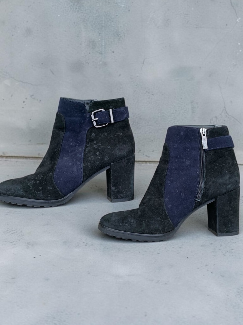 Aquatalia Black and Navy Suede Block Heel Ankle Boots with Buckle Sz 38
